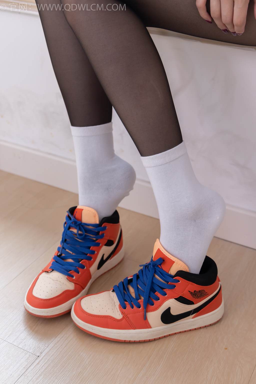 图片[130]-物恋传媒 NO.2473 橙子-板鞋、白棉袜、薄黑丝[135P] – 速更版-美库