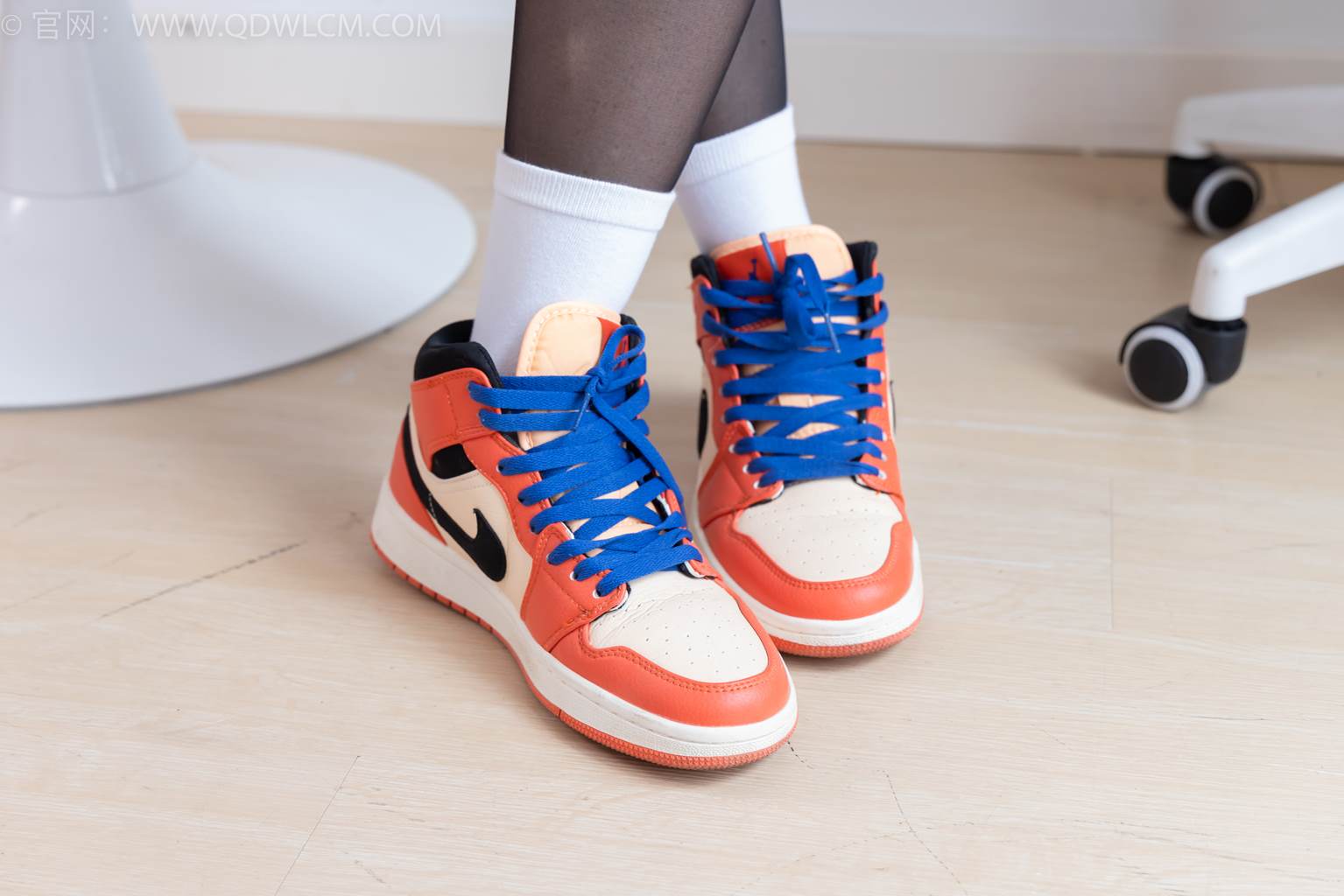 图片[134]-物恋传媒 NO.2473 橙子-板鞋、白棉袜、薄黑丝[135P] – 速更版-美库