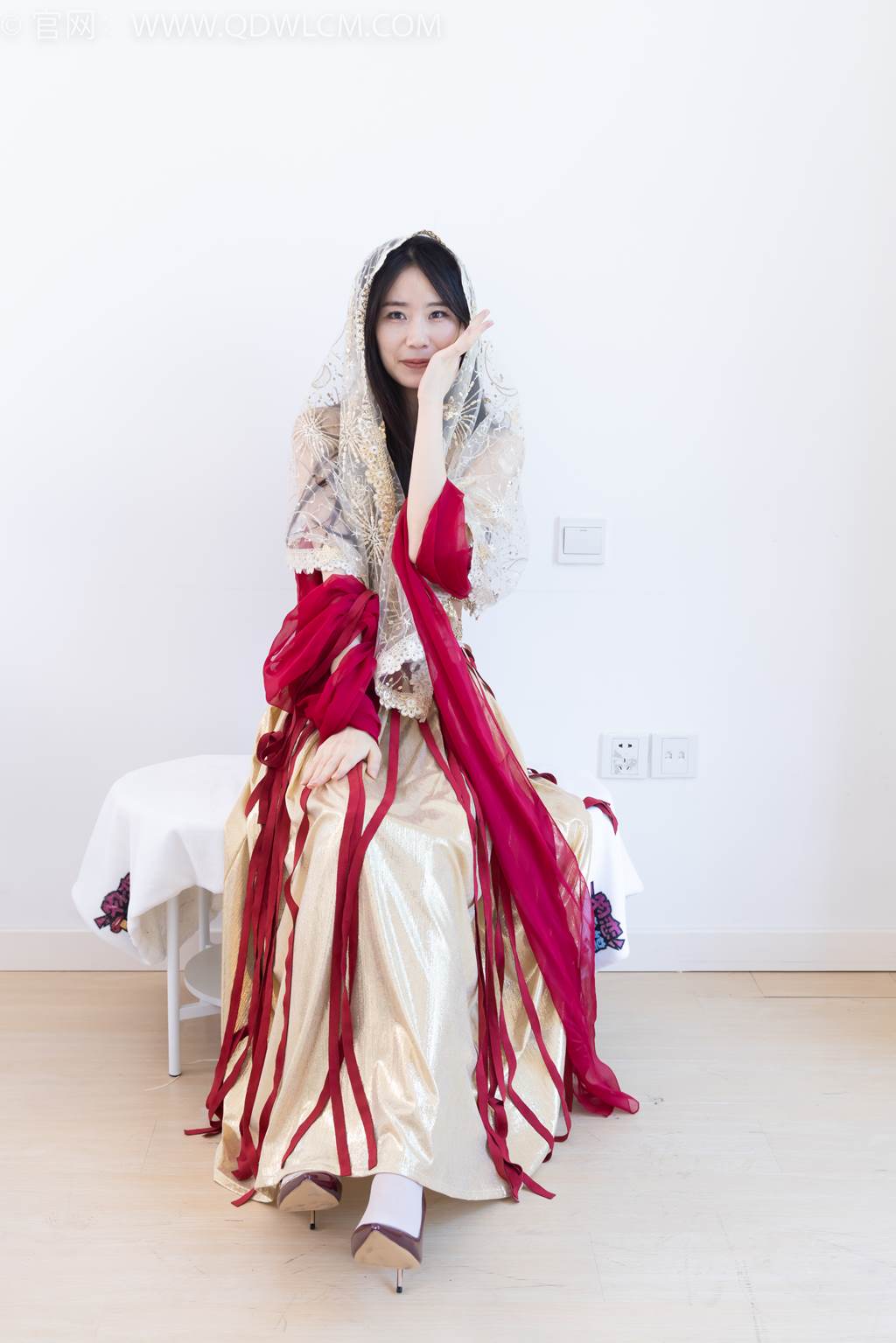 图片[198]-物恋传媒 NO.2472 菜菜-高跟鞋、薄白丝、裸足[198P] – 速更版-美库