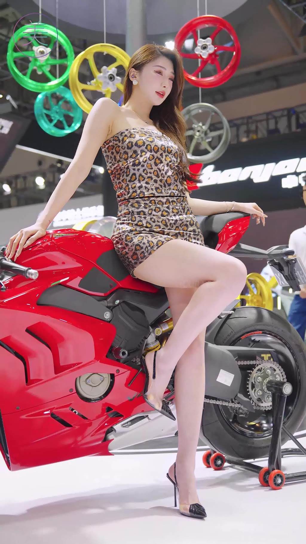 图片[11]-NO.1554 2024 重庆摩博会机车展 Racing Model LOOKBOOK 40[30P] – 速更版-美库