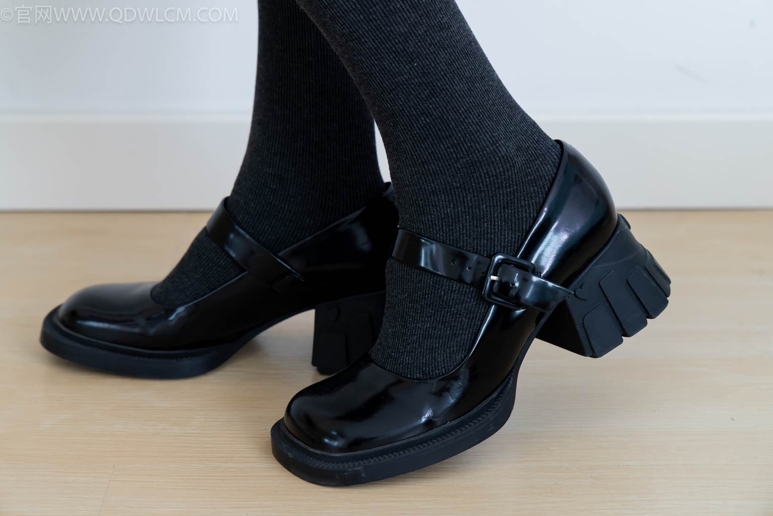 图片[16]-物恋传媒 NO.2479 茯苓-皮鞋、厚灰连裤棉袜[105P] – 速更版-美库