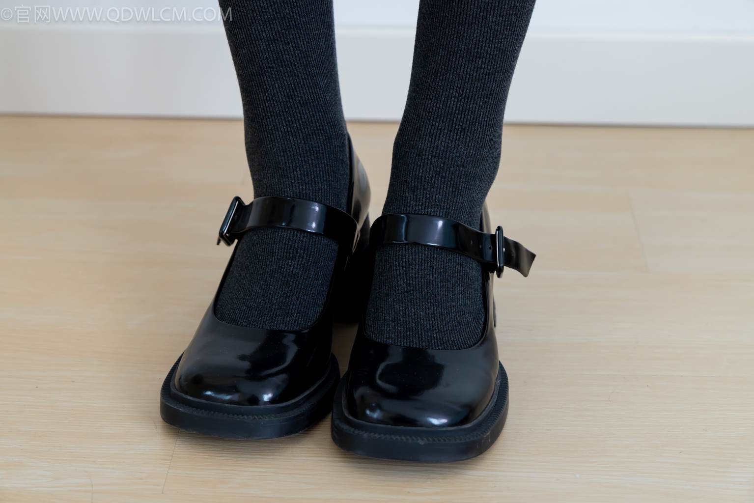图片[17]-物恋传媒 NO.2479 茯苓-皮鞋、厚灰连裤棉袜[105P] – 速更版-美库