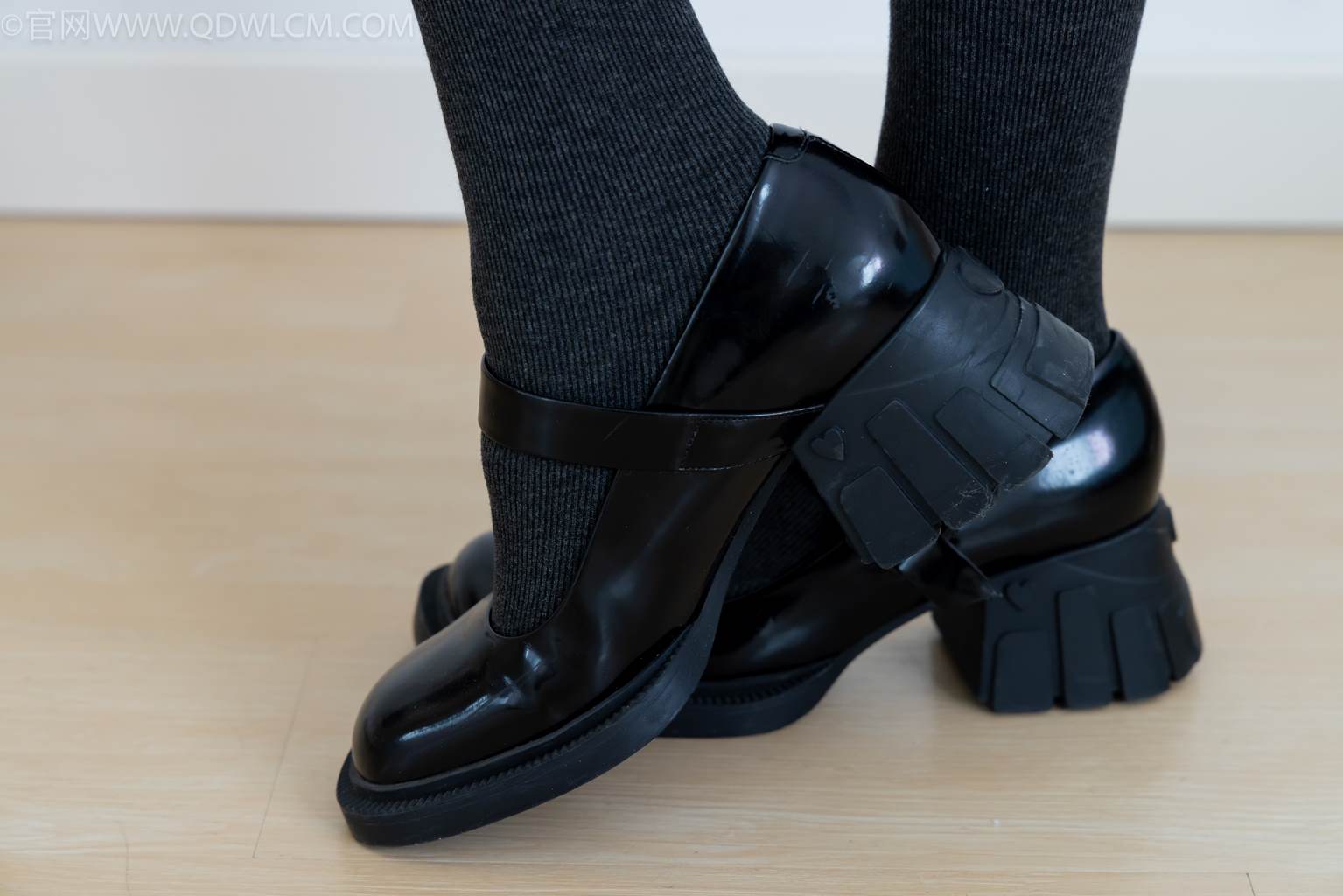 图片[36]-物恋传媒 NO.2479 茯苓-皮鞋、厚灰连裤棉袜[105P] – 速更版-美库