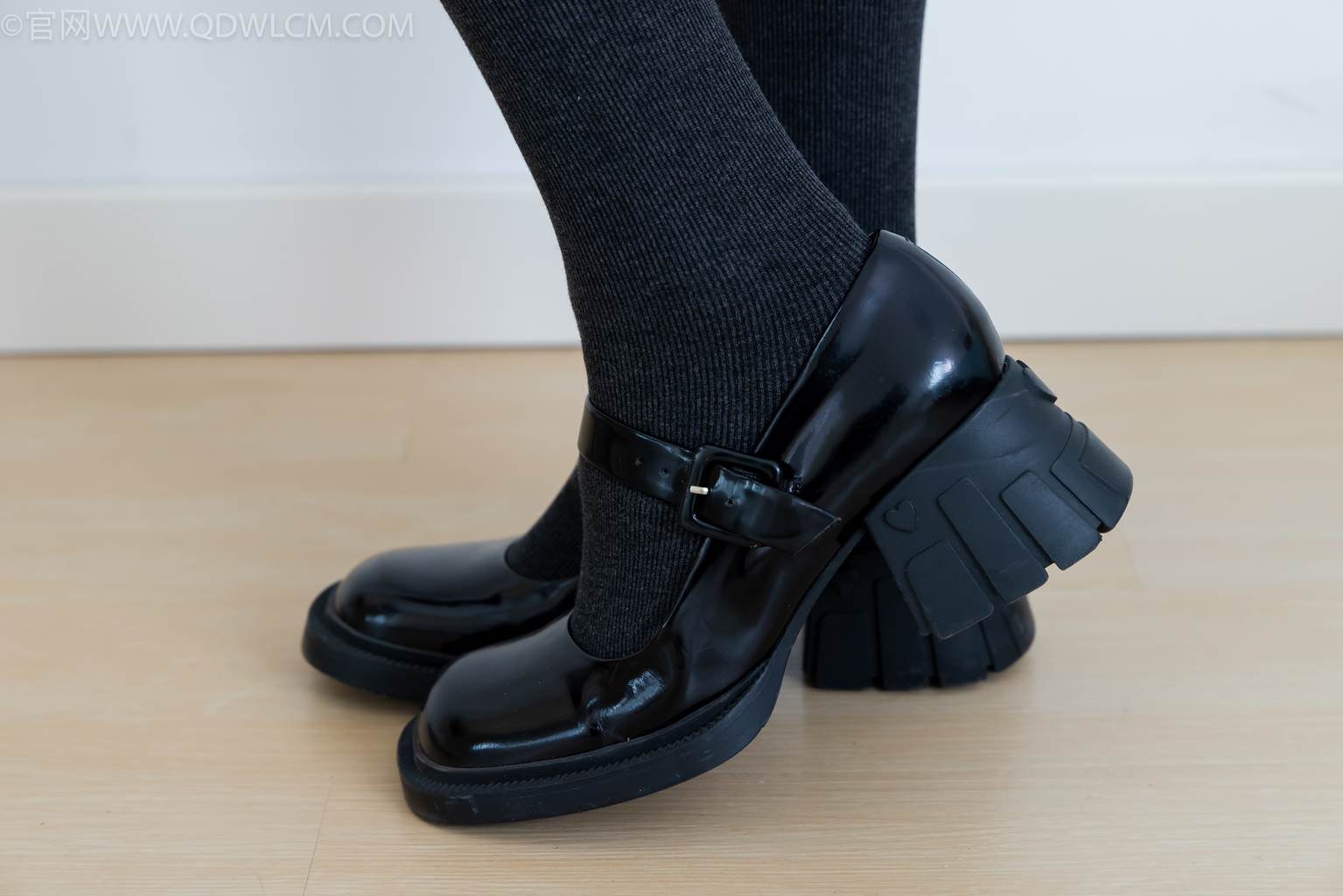 图片[52]-物恋传媒 NO.2479 茯苓-皮鞋、厚灰连裤棉袜[105P] – 速更版-美库