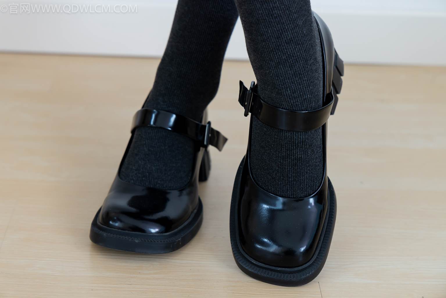 图片[54]-物恋传媒 NO.2479 茯苓-皮鞋、厚灰连裤棉袜[105P] – 速更版-美库