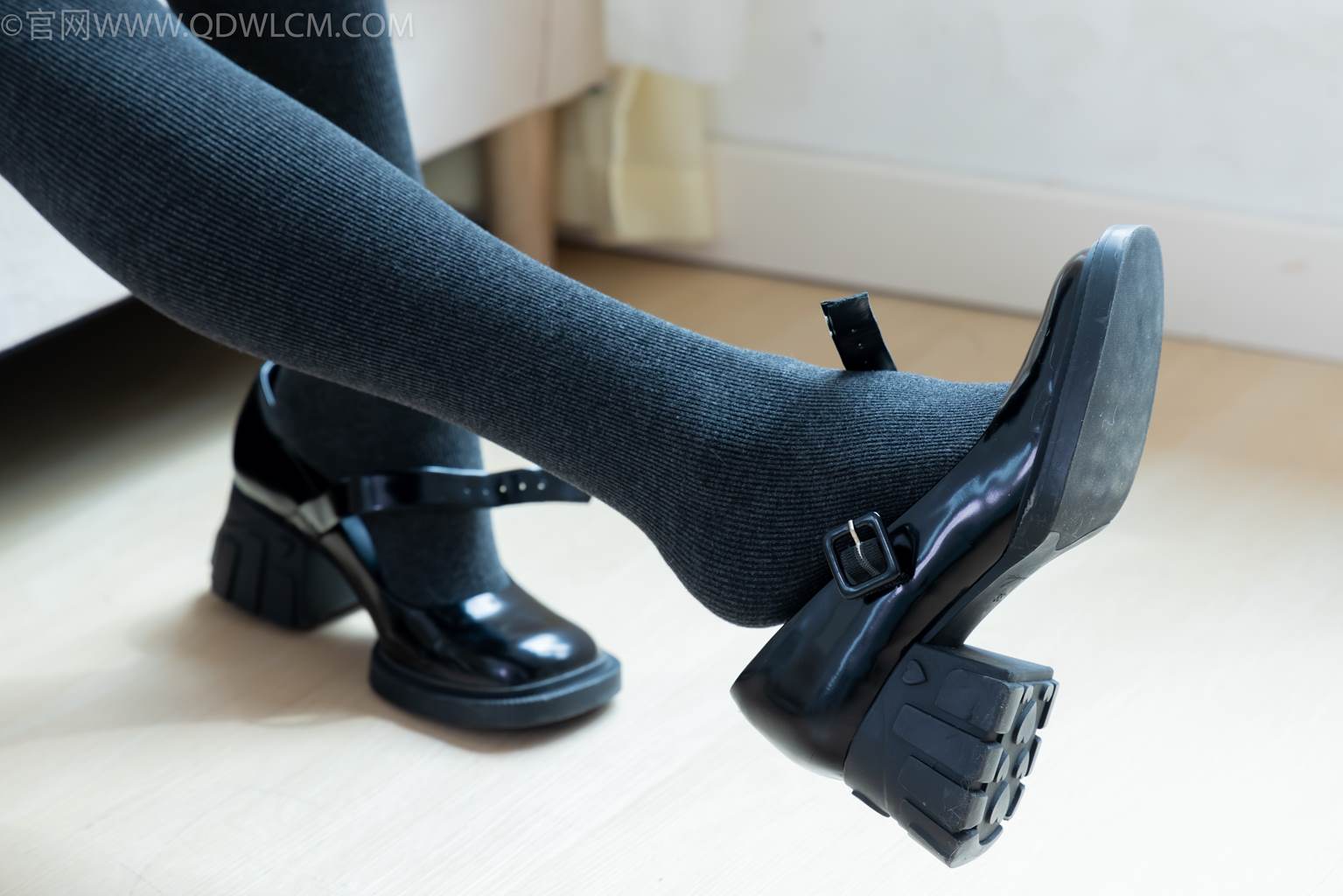 图片[102]-物恋传媒 NO.2479 茯苓-皮鞋、厚灰连裤棉袜[105P] – 速更版-美库