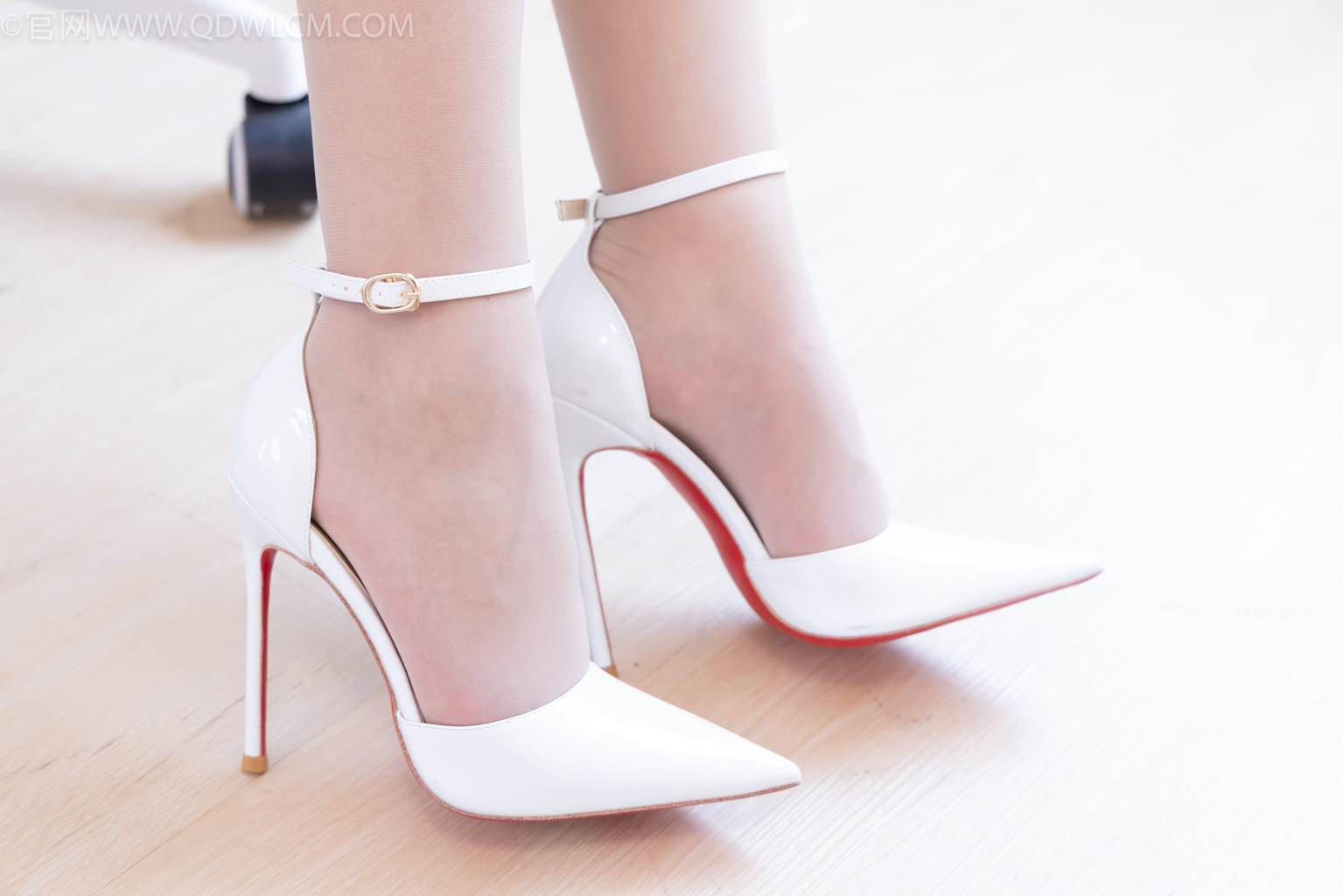 图片[31]-物恋传媒 NO.2481 辣辣-高跟鞋、薄肉丝[150P] – 速更版-美库