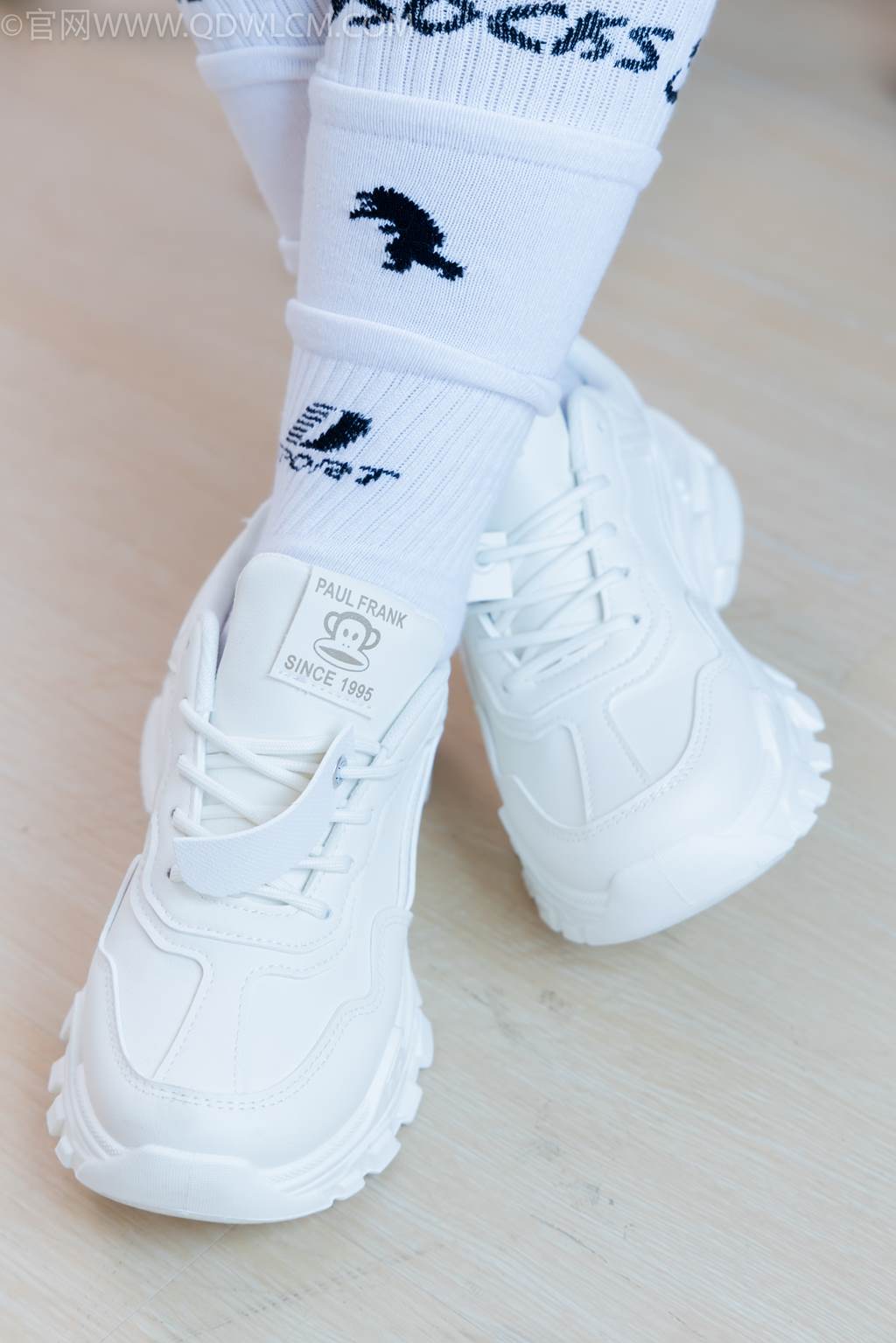 图片[30]-物恋传媒 NO.2482 小可-运动鞋、白棉袜、裸足[165P] – 速更版-美库