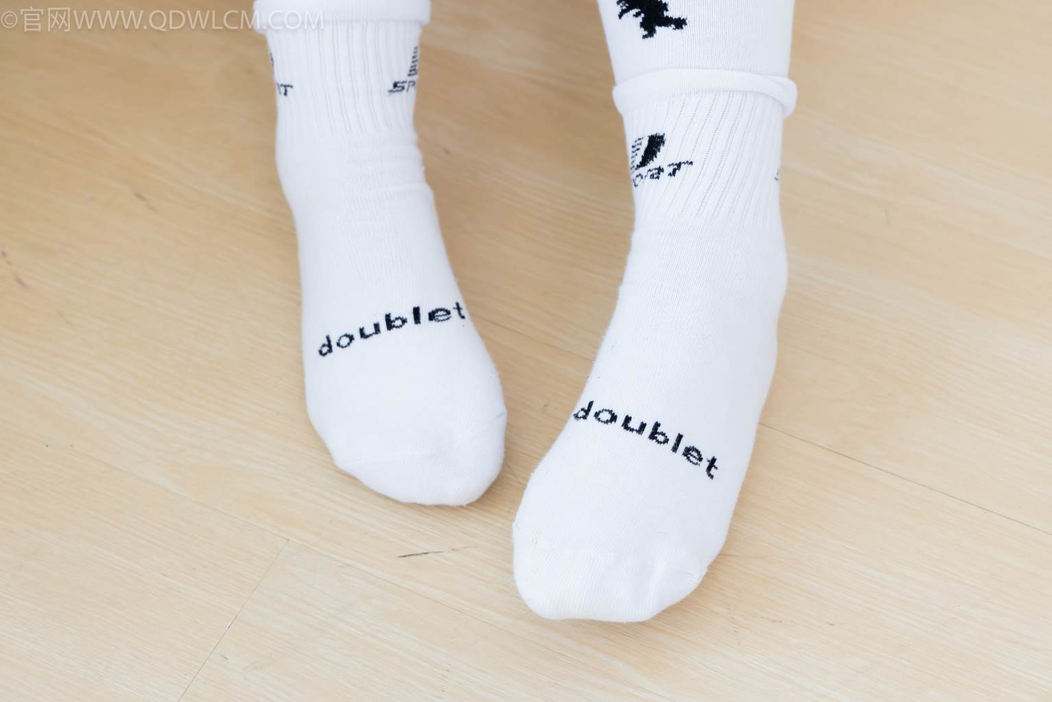 图片[51]-物恋传媒 NO.2482 小可-运动鞋、白棉袜、裸足[165P] – 速更版-美库