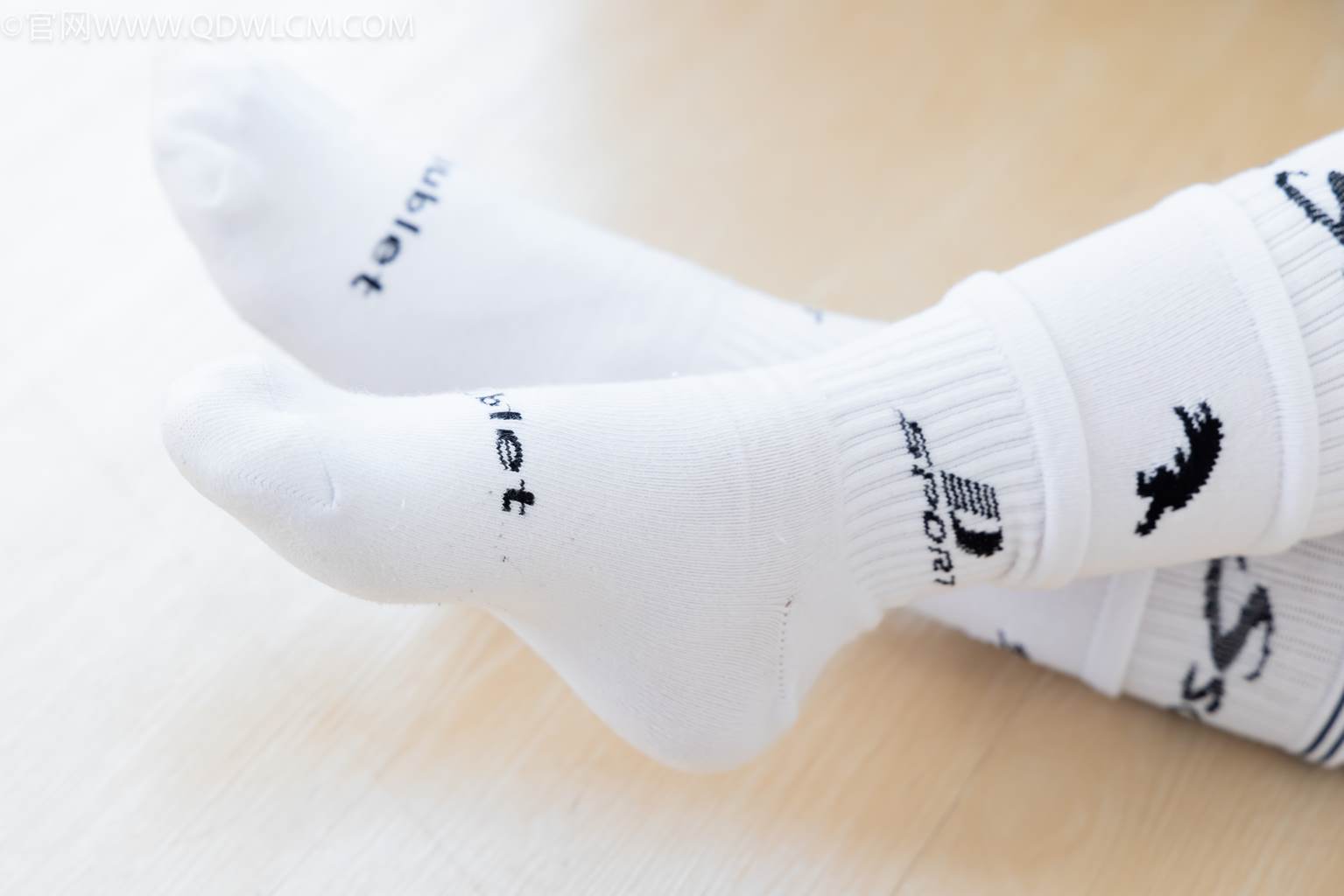 图片[55]-物恋传媒 NO.2482 小可-运动鞋、白棉袜、裸足[165P] – 速更版-美库