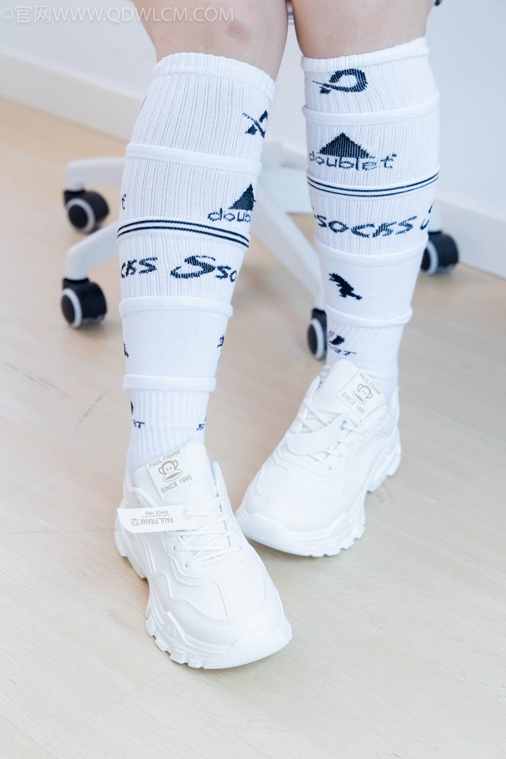 图片[166]-物恋传媒 NO.2482 小可-运动鞋、白棉袜、裸足[165P] – 速更版-美库