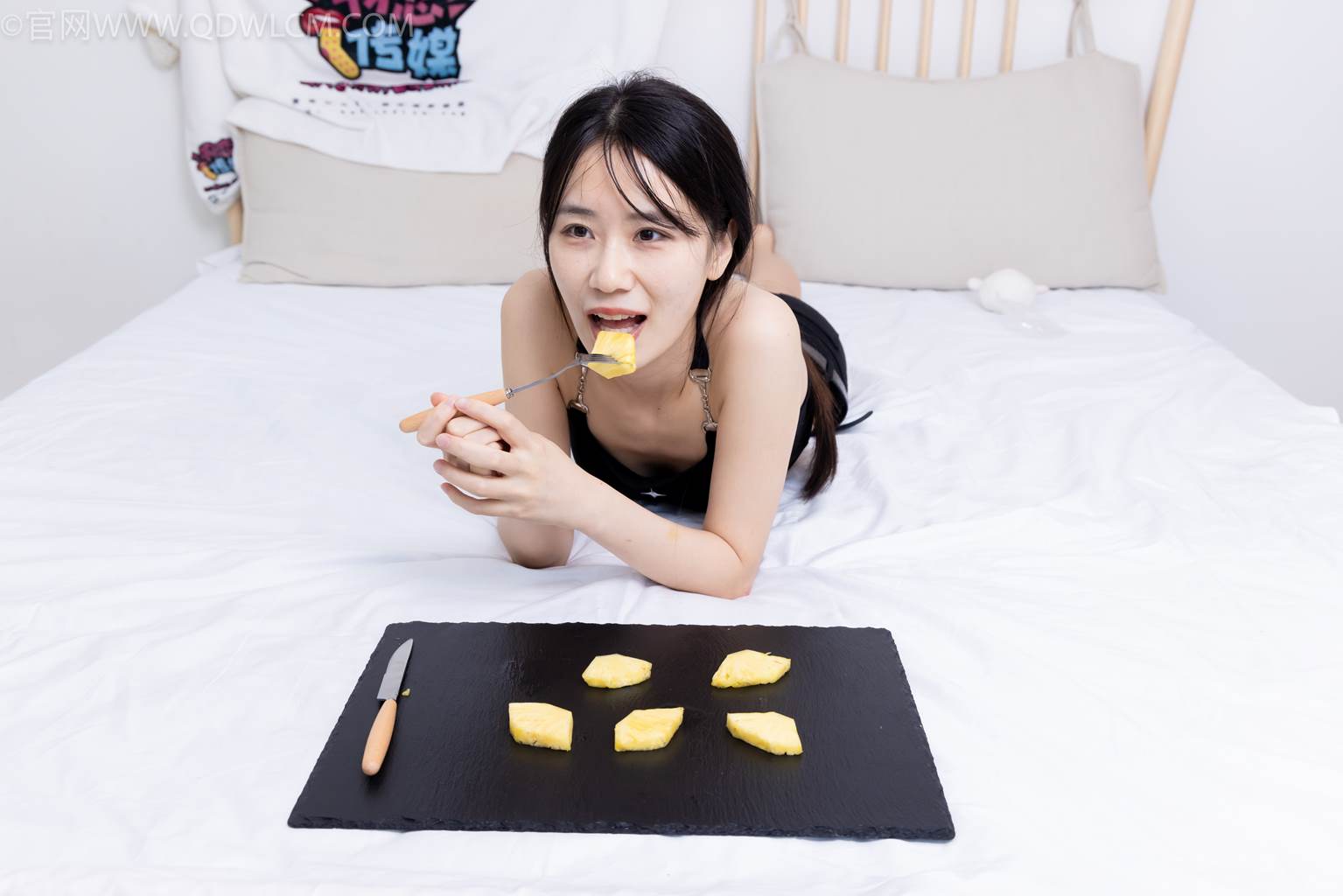 图片[35]-物恋传媒 NO.2486 菜菜-高跟鞋、厚黑丝、裸足(1)[130P] – 速更版-美库