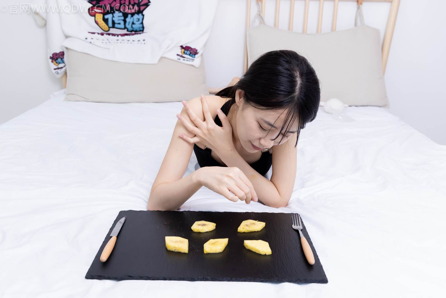 图片[39]-物恋传媒 NO.2486 菜菜-高跟鞋、厚黑丝、裸足(1)[130P] – 速更版-美库