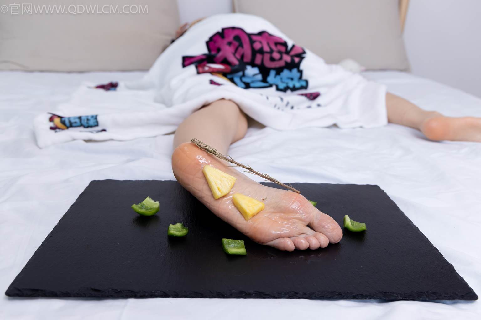 图片[49]-物恋传媒 NO.2486 菜菜-高跟鞋、厚黑丝、裸足(1)[130P] – 速更版-美库