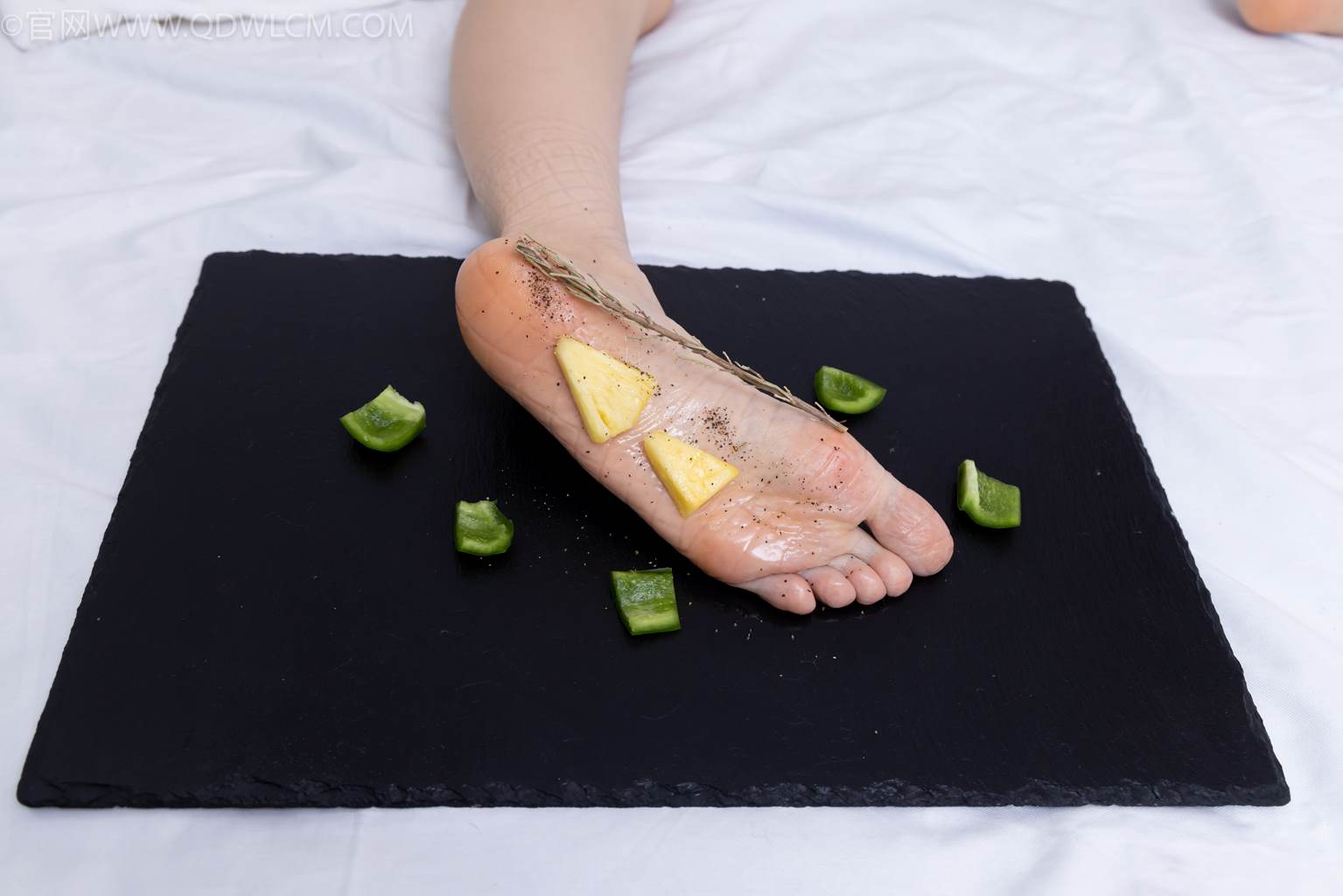 图片[55]-物恋传媒 NO.2486 菜菜-高跟鞋、厚黑丝、裸足(1)[130P] – 速更版-美库