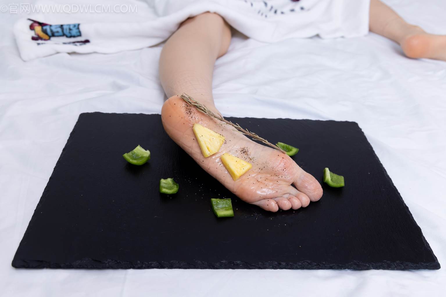 图片[56]-物恋传媒 NO.2486 菜菜-高跟鞋、厚黑丝、裸足(1)[130P] – 速更版-美库