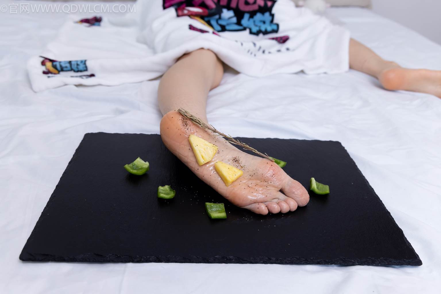 图片[57]-物恋传媒 NO.2486 菜菜-高跟鞋、厚黑丝、裸足(1)[130P] – 速更版-美库