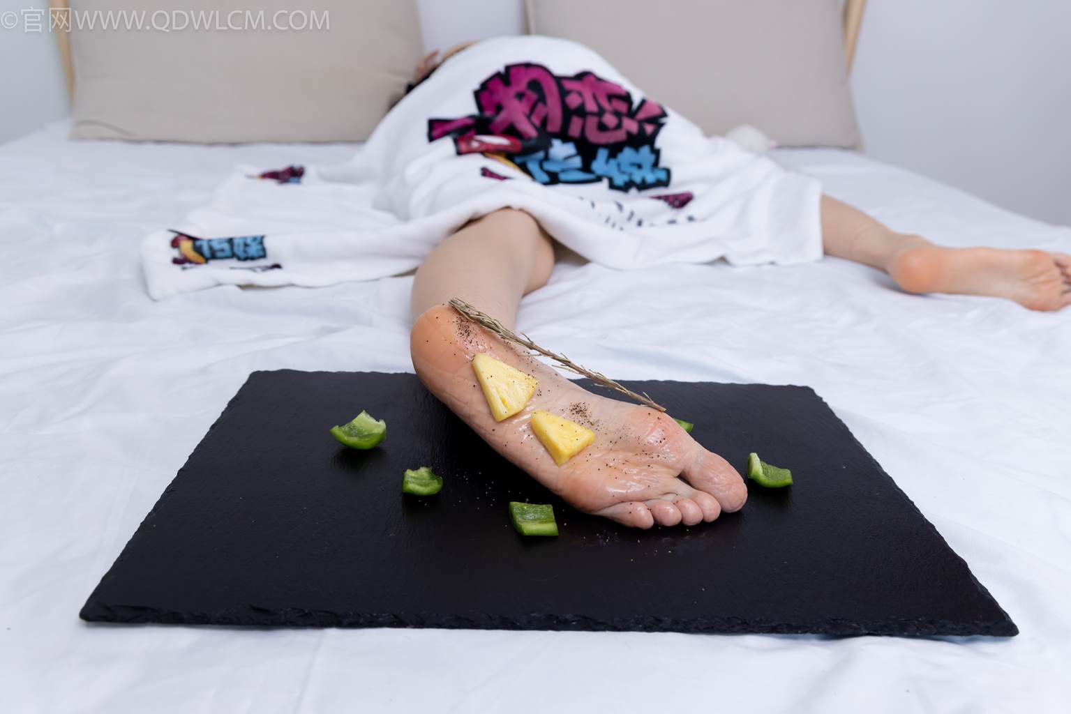 图片[58]-物恋传媒 NO.2486 菜菜-高跟鞋、厚黑丝、裸足(1)[130P] – 速更版-美库