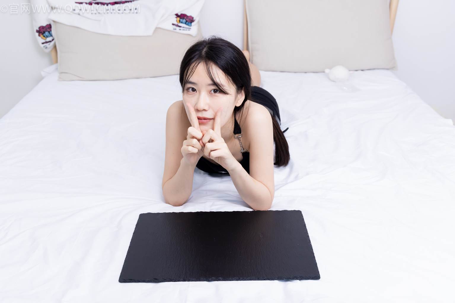 图片[40]-物恋传媒 NO.2486 菜菜-高跟鞋、厚黑丝、裸足(2)[129P] – 速更版-美库