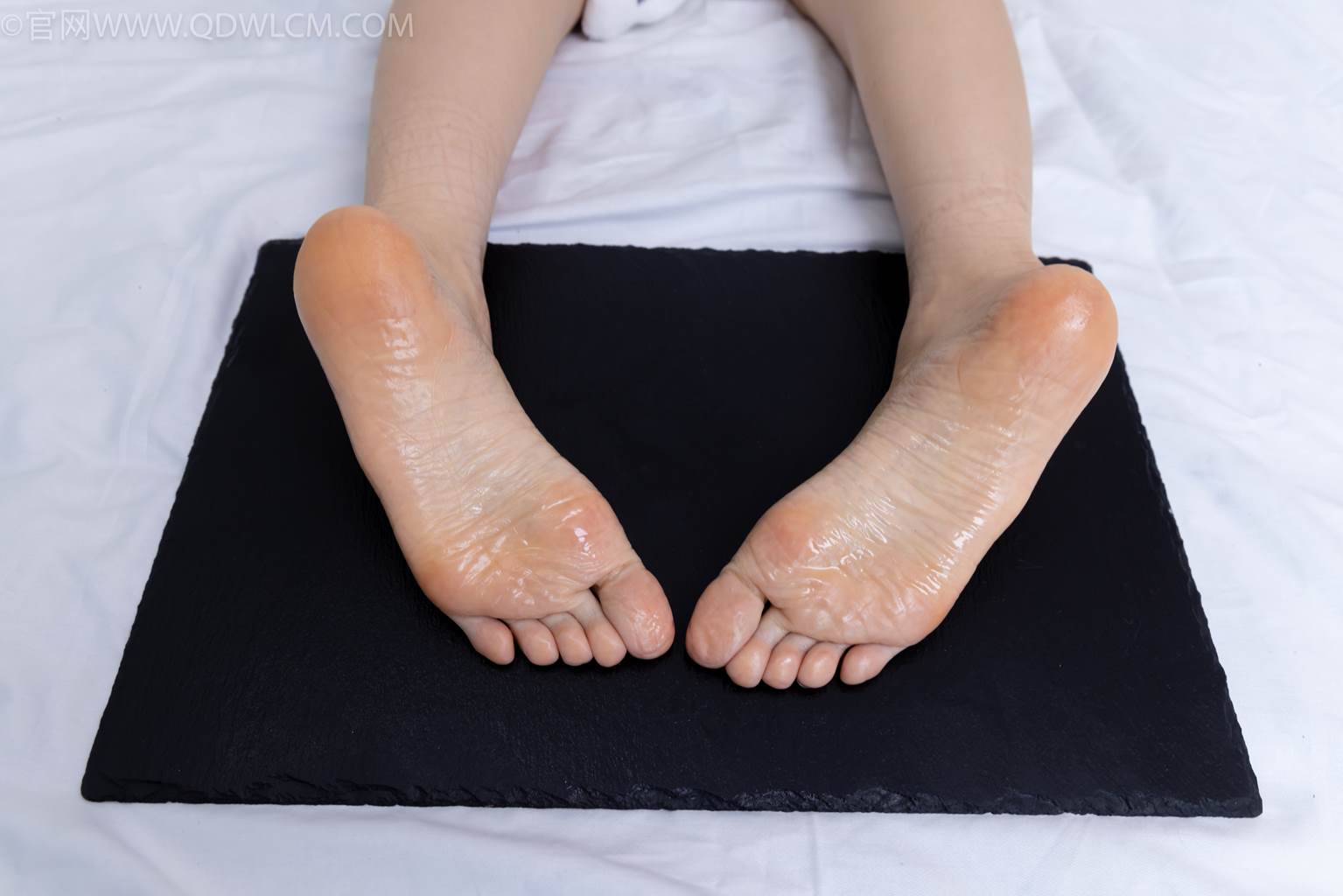 图片[93]-物恋传媒 NO.2486 菜菜-高跟鞋、厚黑丝、裸足(1)[130P] – 速更版-美库