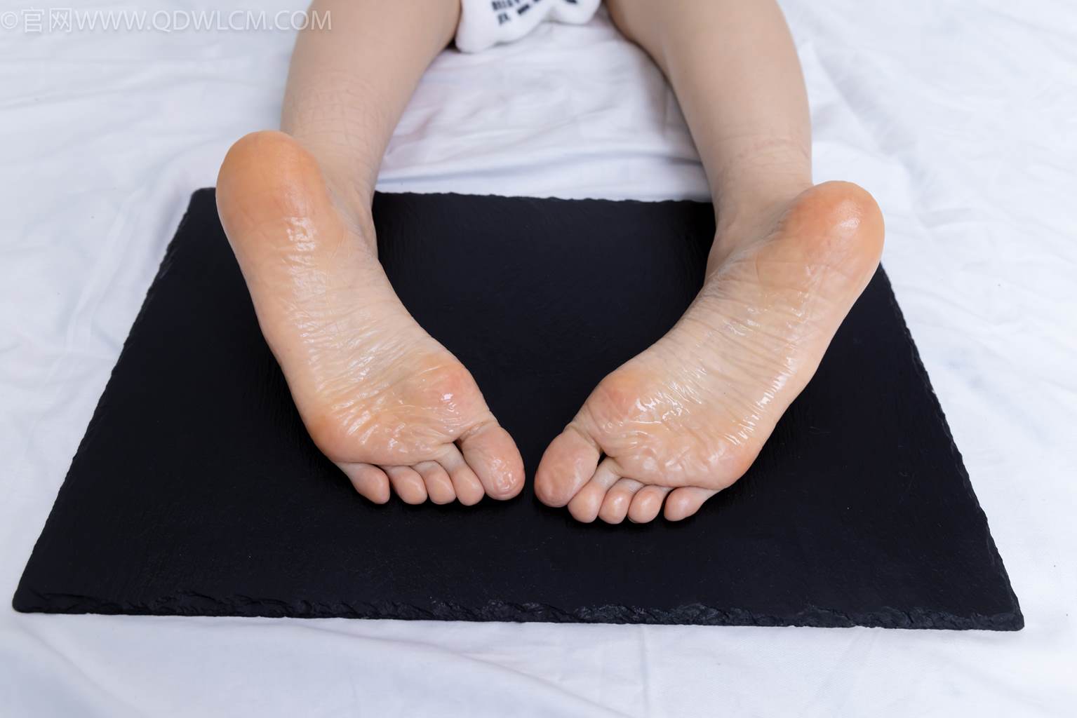 图片[94]-物恋传媒 NO.2486 菜菜-高跟鞋、厚黑丝、裸足(1)[130P] – 速更版-美库