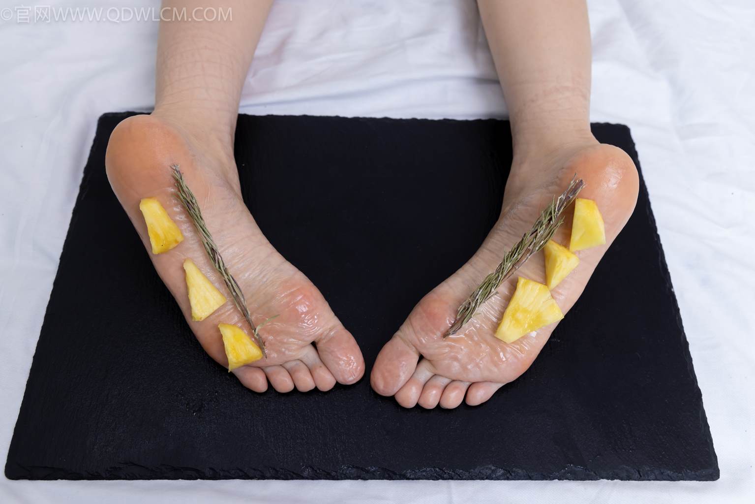 图片[96]-物恋传媒 NO.2486 菜菜-高跟鞋、厚黑丝、裸足(1)[130P] – 速更版-美库