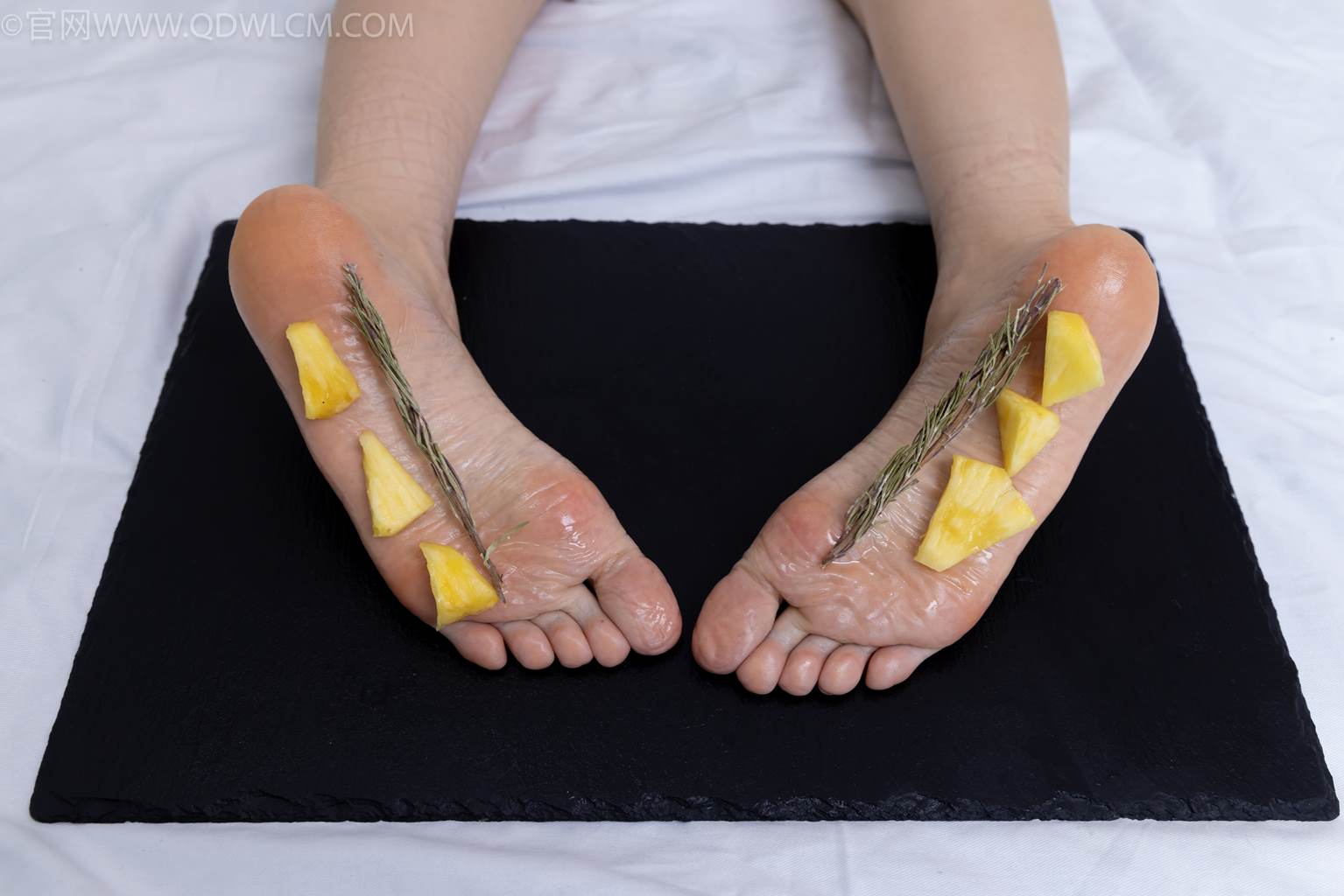 图片[97]-物恋传媒 NO.2486 菜菜-高跟鞋、厚黑丝、裸足(1)[130P] – 速更版-美库