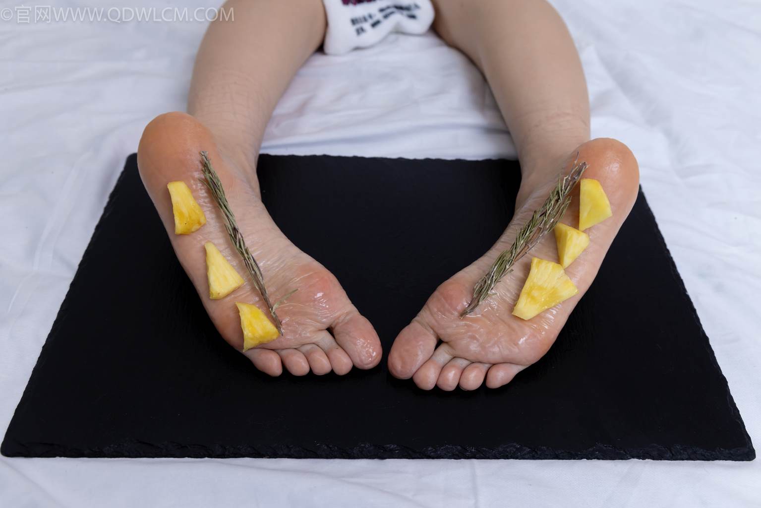 图片[98]-物恋传媒 NO.2486 菜菜-高跟鞋、厚黑丝、裸足(1)[130P] – 速更版-美库