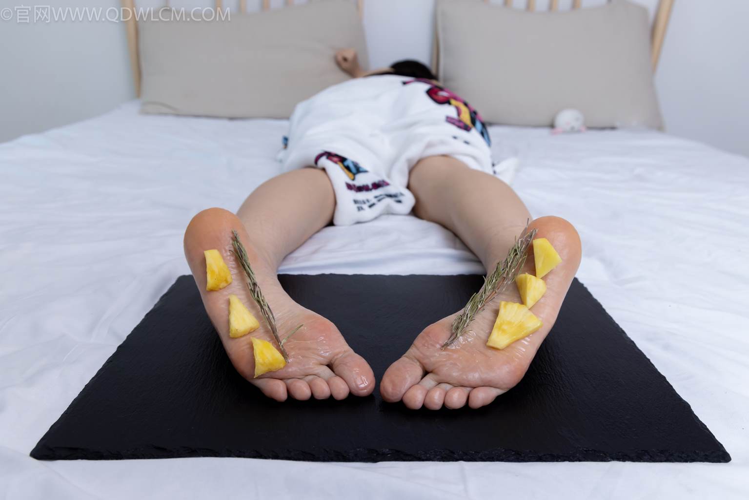 图片[101]-物恋传媒 NO.2486 菜菜-高跟鞋、厚黑丝、裸足(1)[130P] – 速更版-美库