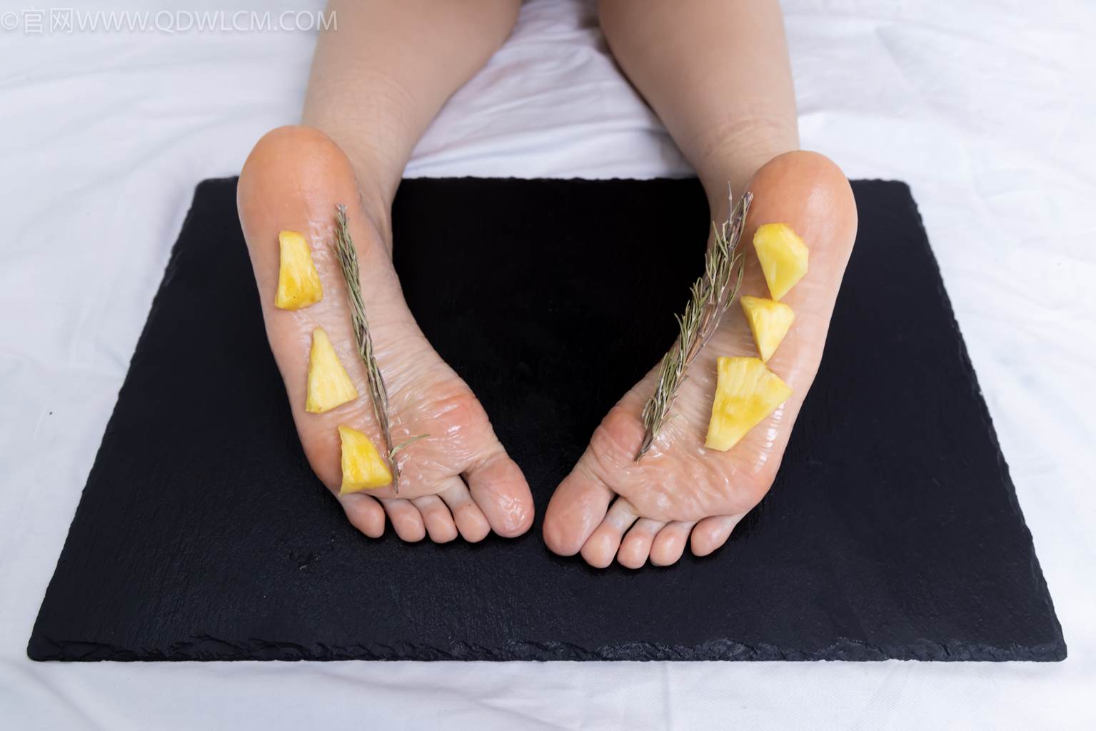 图片[103]-物恋传媒 NO.2486 菜菜-高跟鞋、厚黑丝、裸足(1)[130P] – 速更版-美库