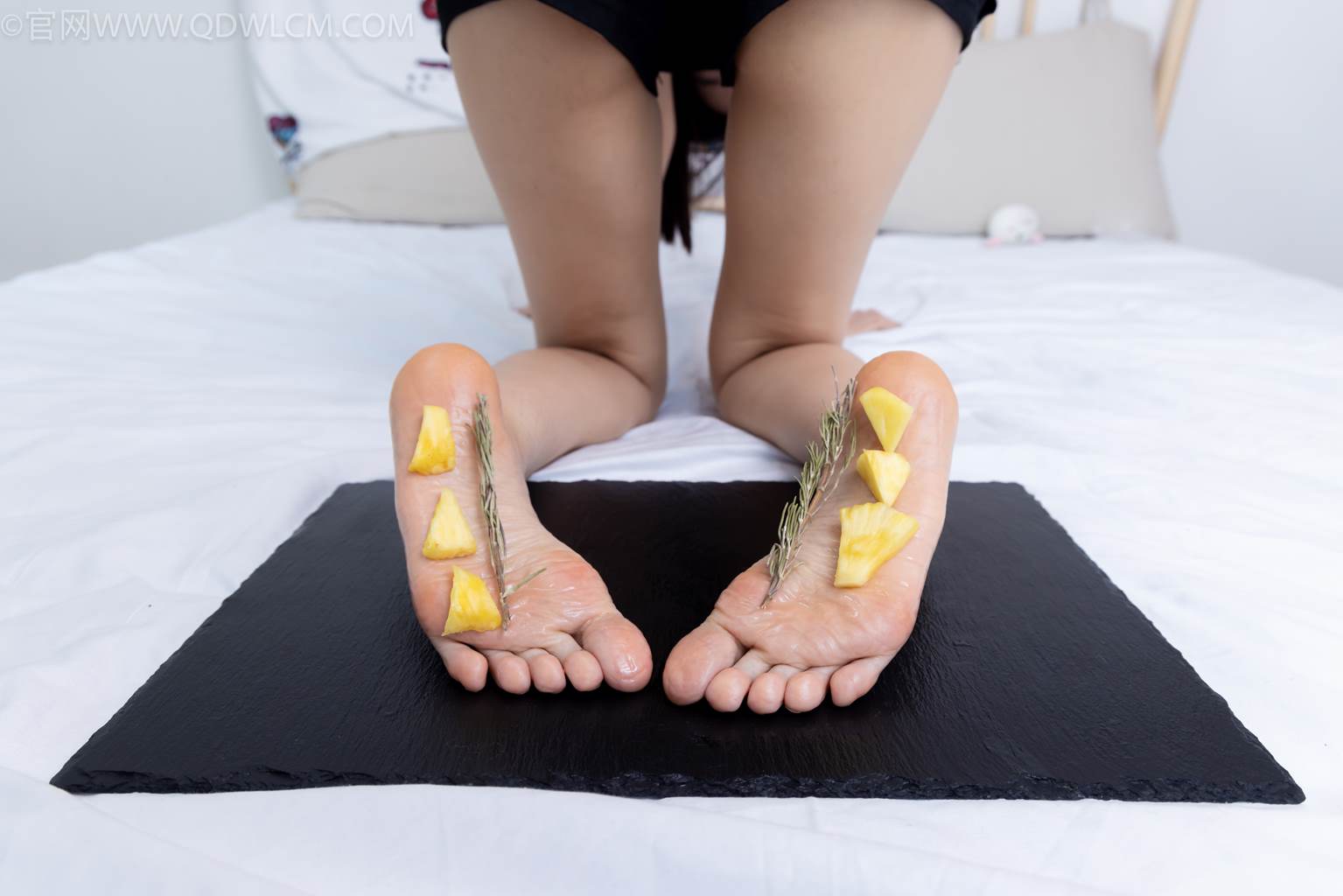 图片[106]-物恋传媒 NO.2486 菜菜-高跟鞋、厚黑丝、裸足(1)[130P] – 速更版-美库