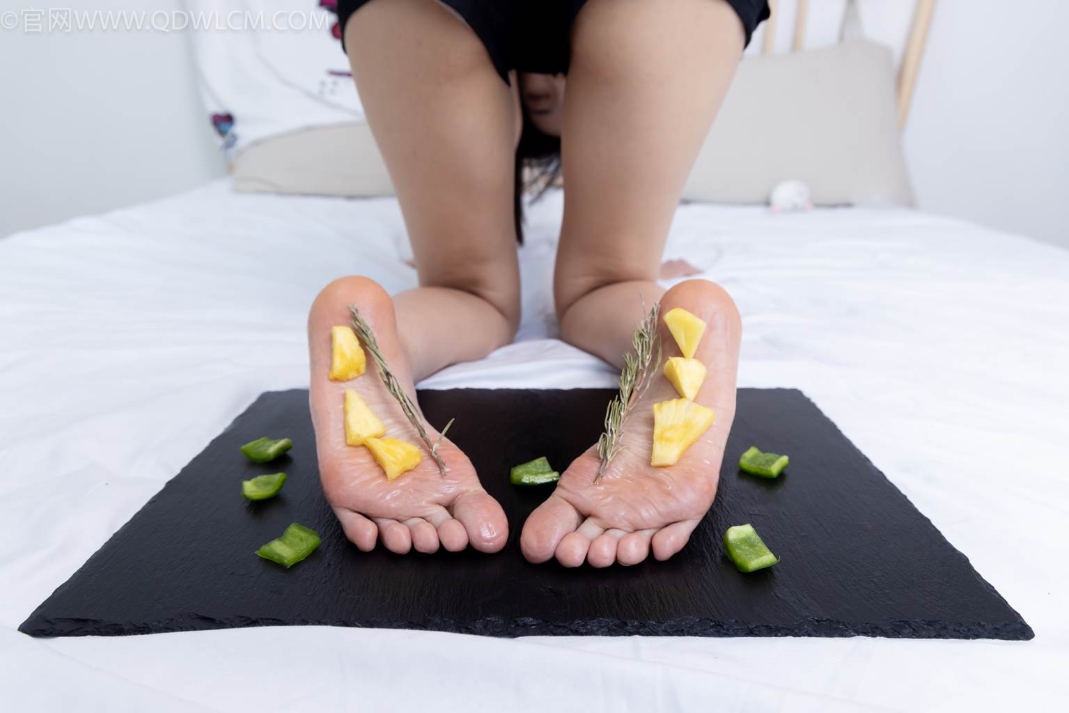 图片[109]-物恋传媒 NO.2486 菜菜-高跟鞋、厚黑丝、裸足(1)[130P] – 速更版-美库