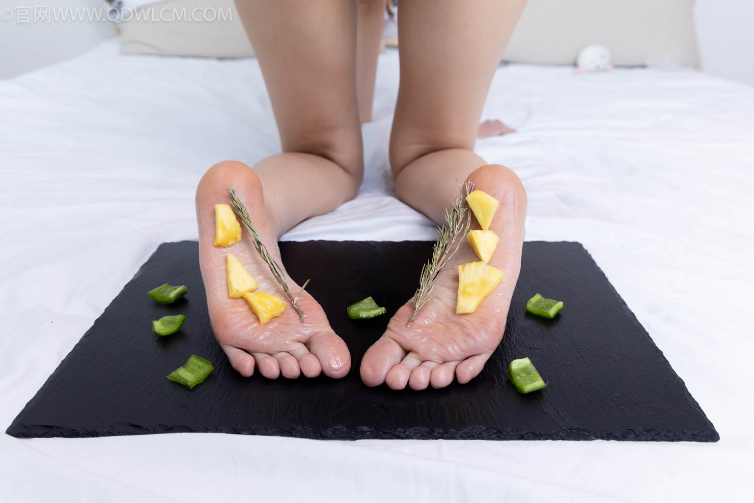 图片[110]-物恋传媒 NO.2486 菜菜-高跟鞋、厚黑丝、裸足(1)[130P] – 速更版-美库