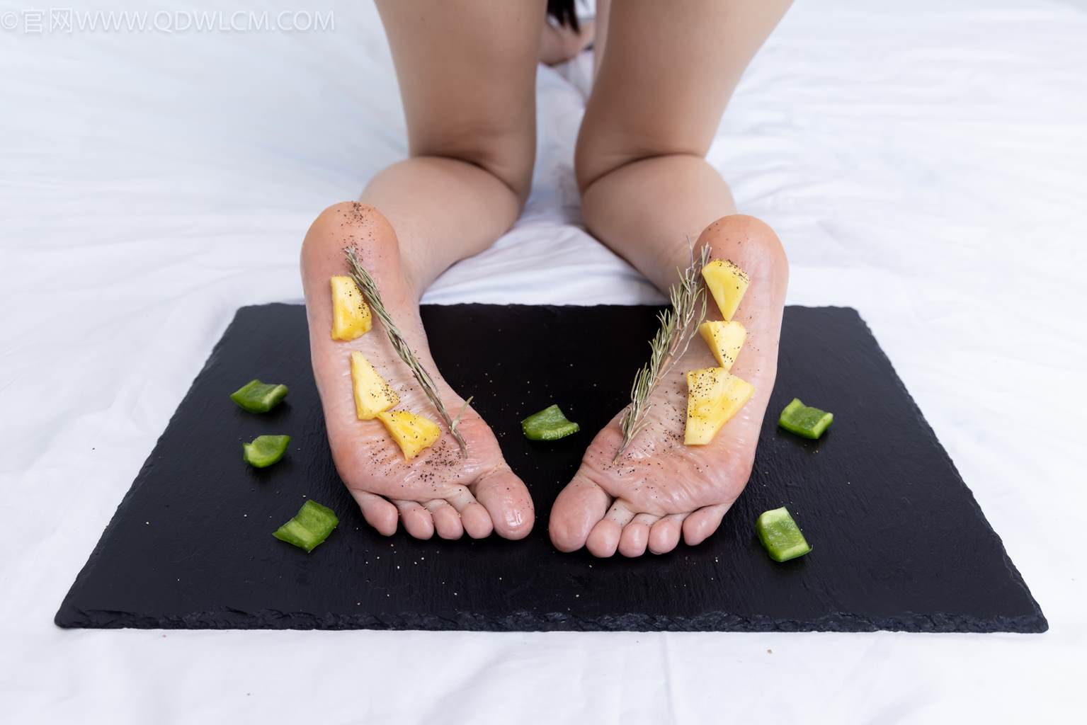 图片[112]-物恋传媒 NO.2486 菜菜-高跟鞋、厚黑丝、裸足(1)[130P] – 速更版-美库