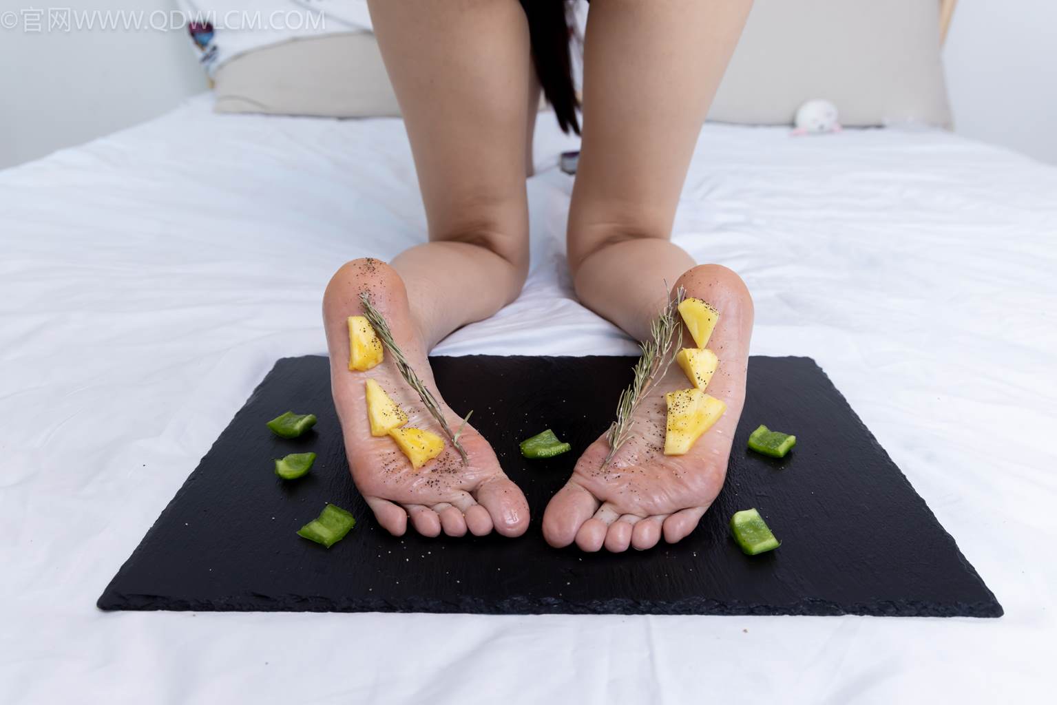 图片[113]-物恋传媒 NO.2486 菜菜-高跟鞋、厚黑丝、裸足(1)[130P] – 速更版-美库