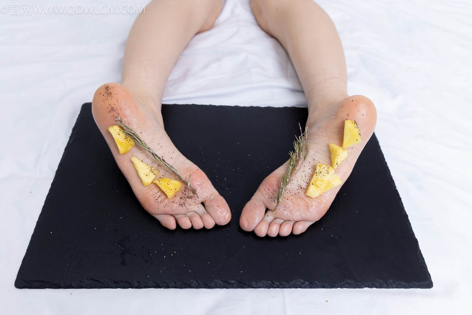 图片[117]-物恋传媒 NO.2486 菜菜-高跟鞋、厚黑丝、裸足(1)[130P] – 速更版-美库