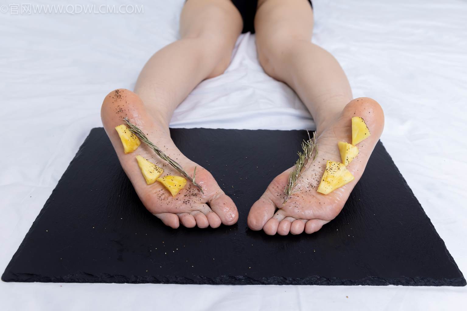 图片[119]-物恋传媒 NO.2486 菜菜-高跟鞋、厚黑丝、裸足(1)[130P] – 速更版-美库