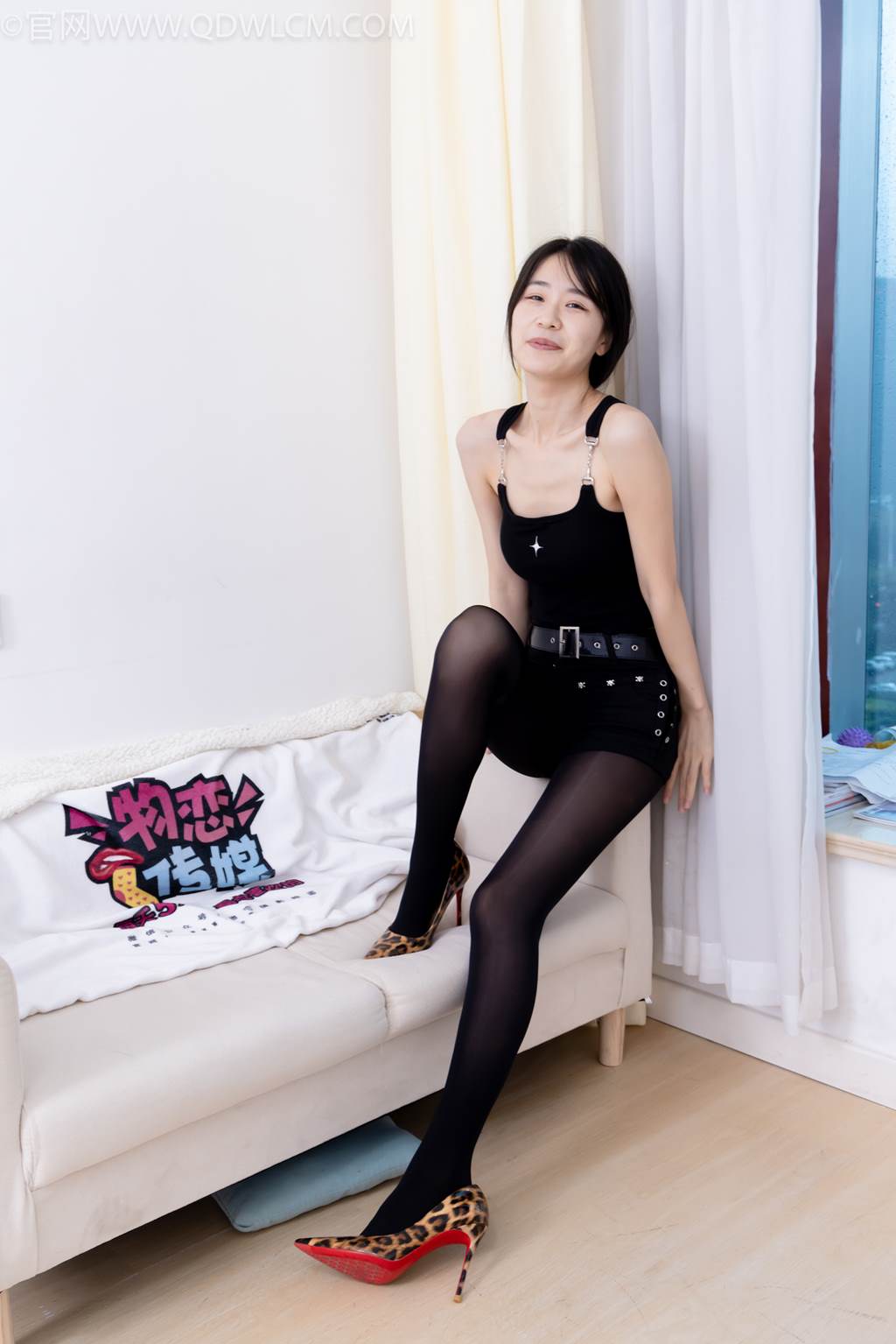 图片[129]-物恋传媒 NO.2486 菜菜-高跟鞋、厚黑丝、裸足(1)[130P] – 速更版-美库