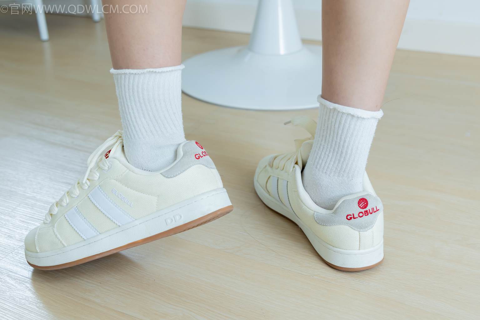 图片[12]-物恋传媒 NO.2489 南南-板鞋、白棉袜、裸足[150P] – 速更版-美库