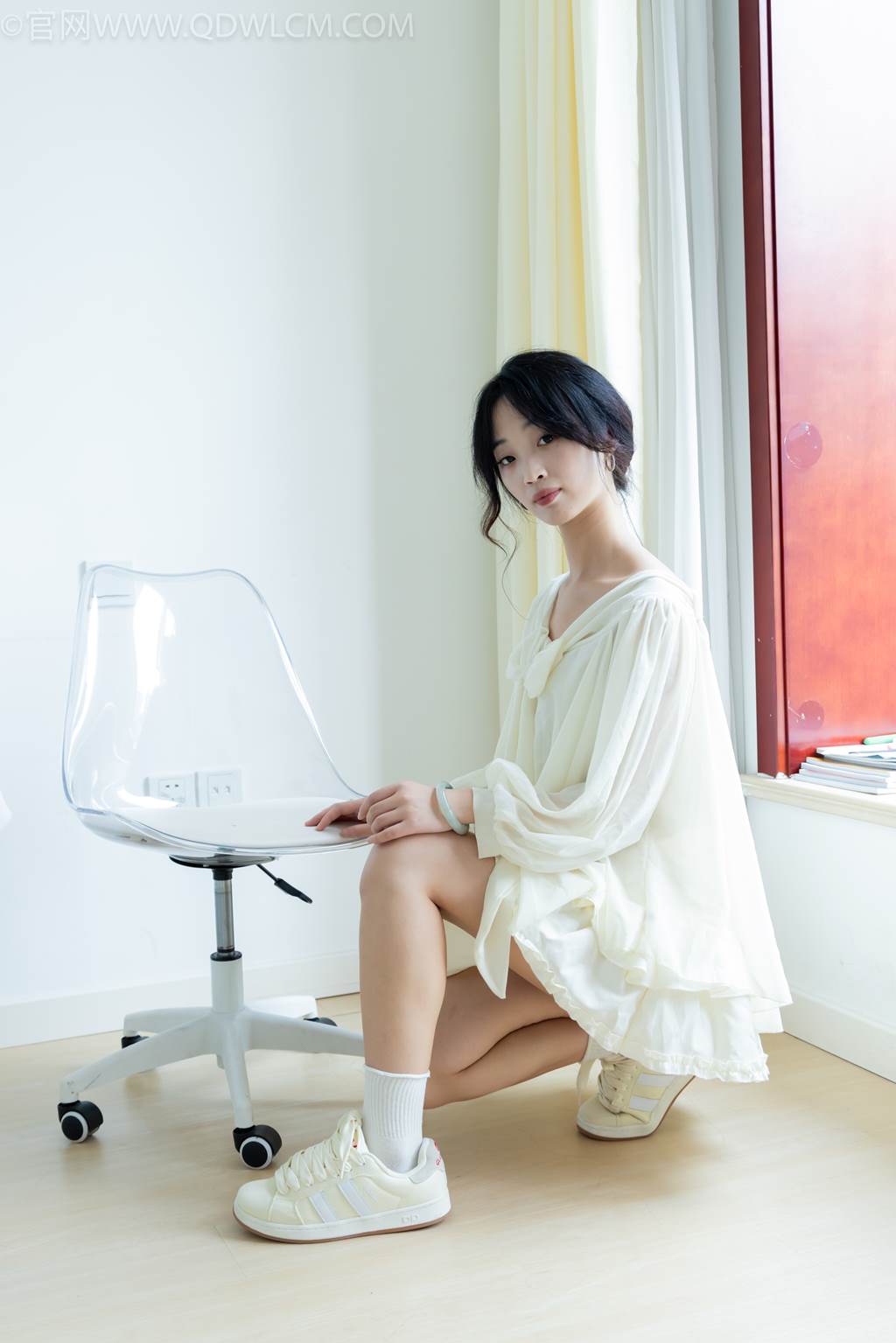 图片[19]-物恋传媒 NO.2489 南南-板鞋、白棉袜、裸足[150P] – 速更版-美库