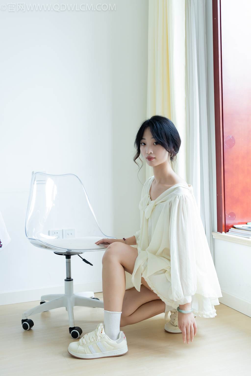 图片[20]-物恋传媒 NO.2489 南南-板鞋、白棉袜、裸足[150P] – 速更版-美库