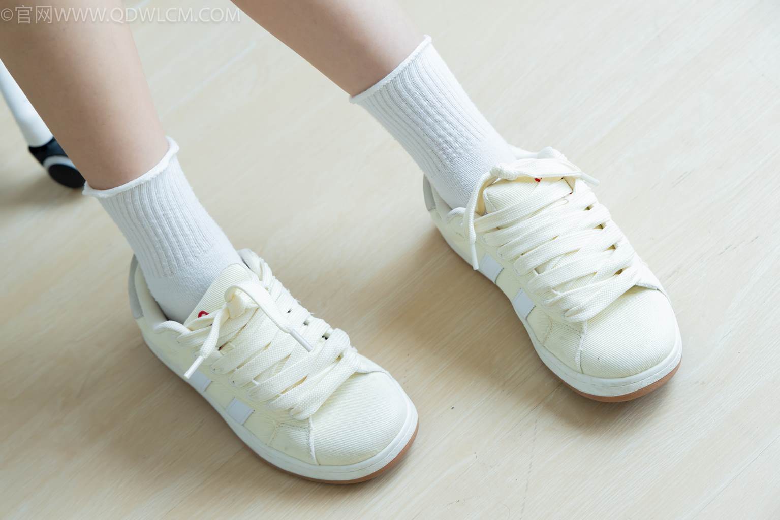 图片[21]-物恋传媒 NO.2489 南南-板鞋、白棉袜、裸足[150P] – 速更版-美库