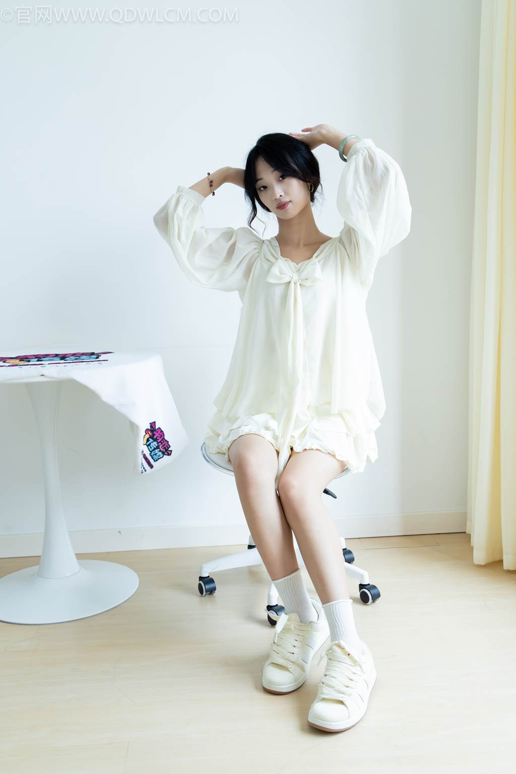 图片[27]-物恋传媒 NO.2489 南南-板鞋、白棉袜、裸足[150P] – 速更版-美库