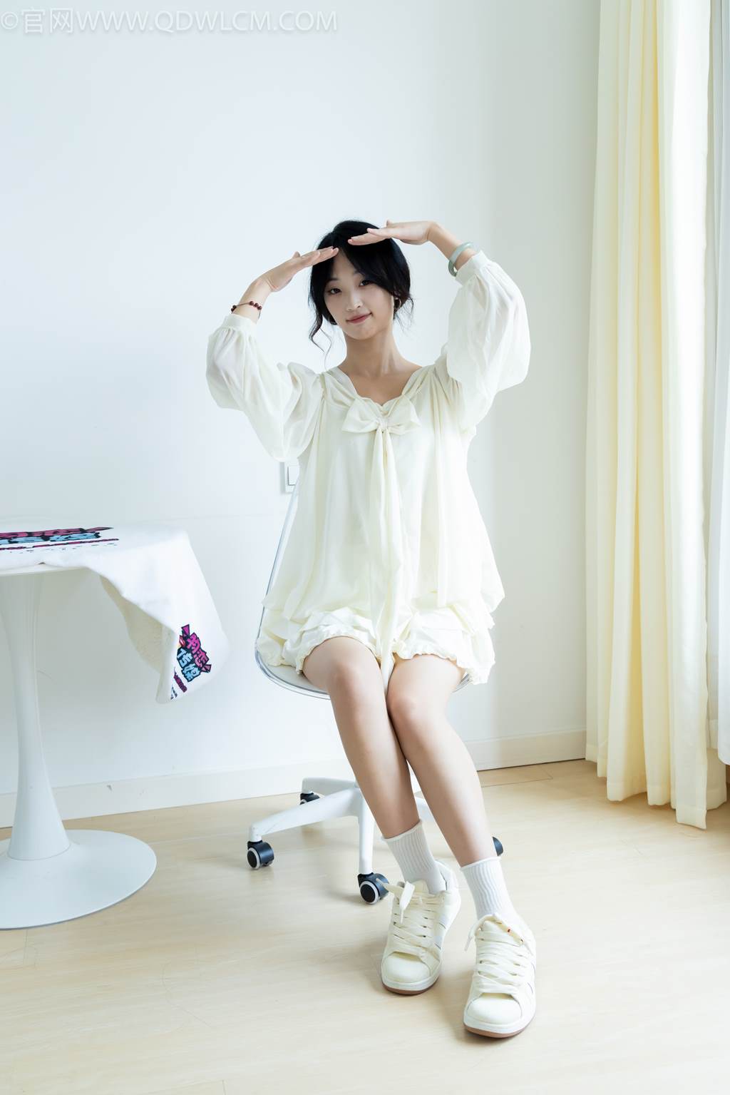 图片[28]-物恋传媒 NO.2489 南南-板鞋、白棉袜、裸足[150P] – 速更版-美库