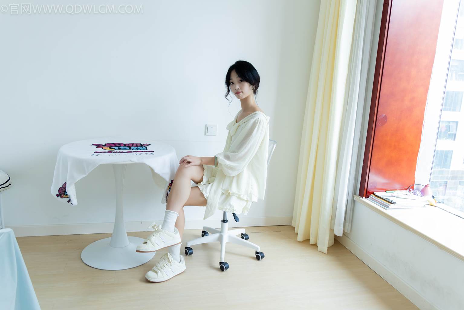 图片[30]-物恋传媒 NO.2489 南南-板鞋、白棉袜、裸足[150P] – 速更版-美库