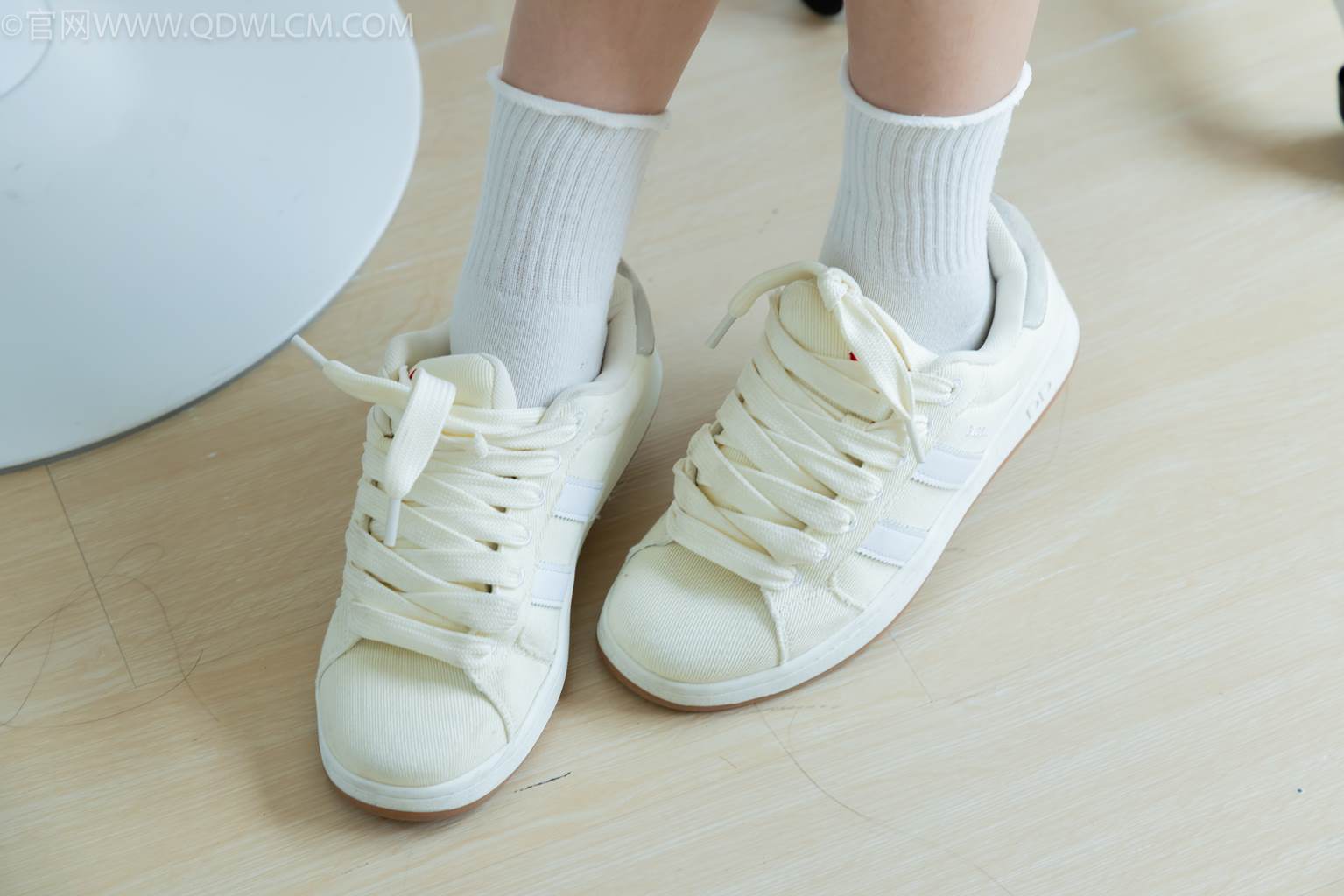 图片[37]-物恋传媒 NO.2489 南南-板鞋、白棉袜、裸足[150P] – 速更版-美库