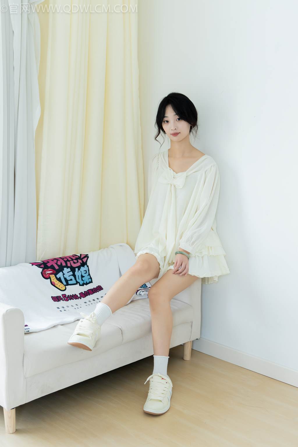 图片[41]-物恋传媒 NO.2489 南南-板鞋、白棉袜、裸足[150P] – 速更版-美库