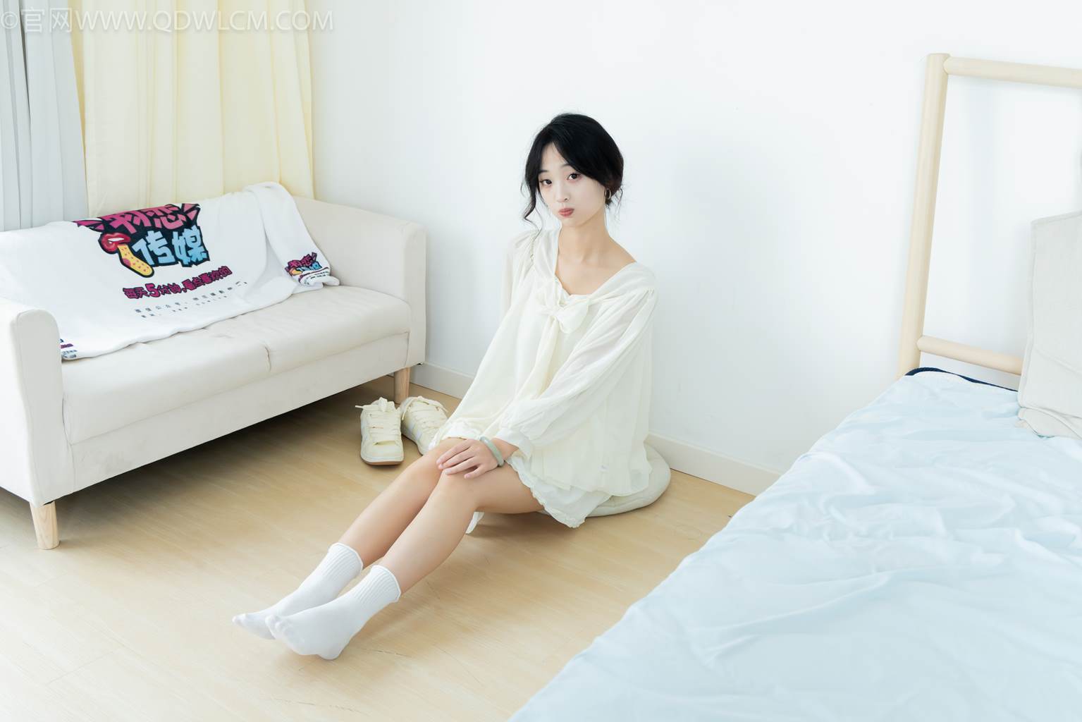 图片[47]-物恋传媒 NO.2489 南南-板鞋、白棉袜、裸足[150P] – 速更版-美库