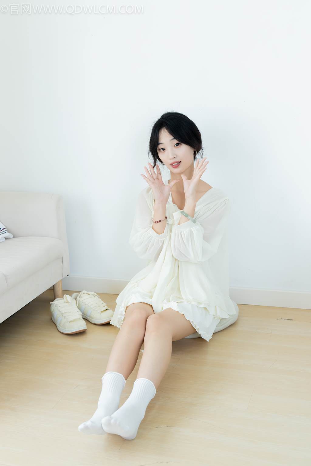 图片[49]-物恋传媒 NO.2489 南南-板鞋、白棉袜、裸足[150P] – 速更版-美库