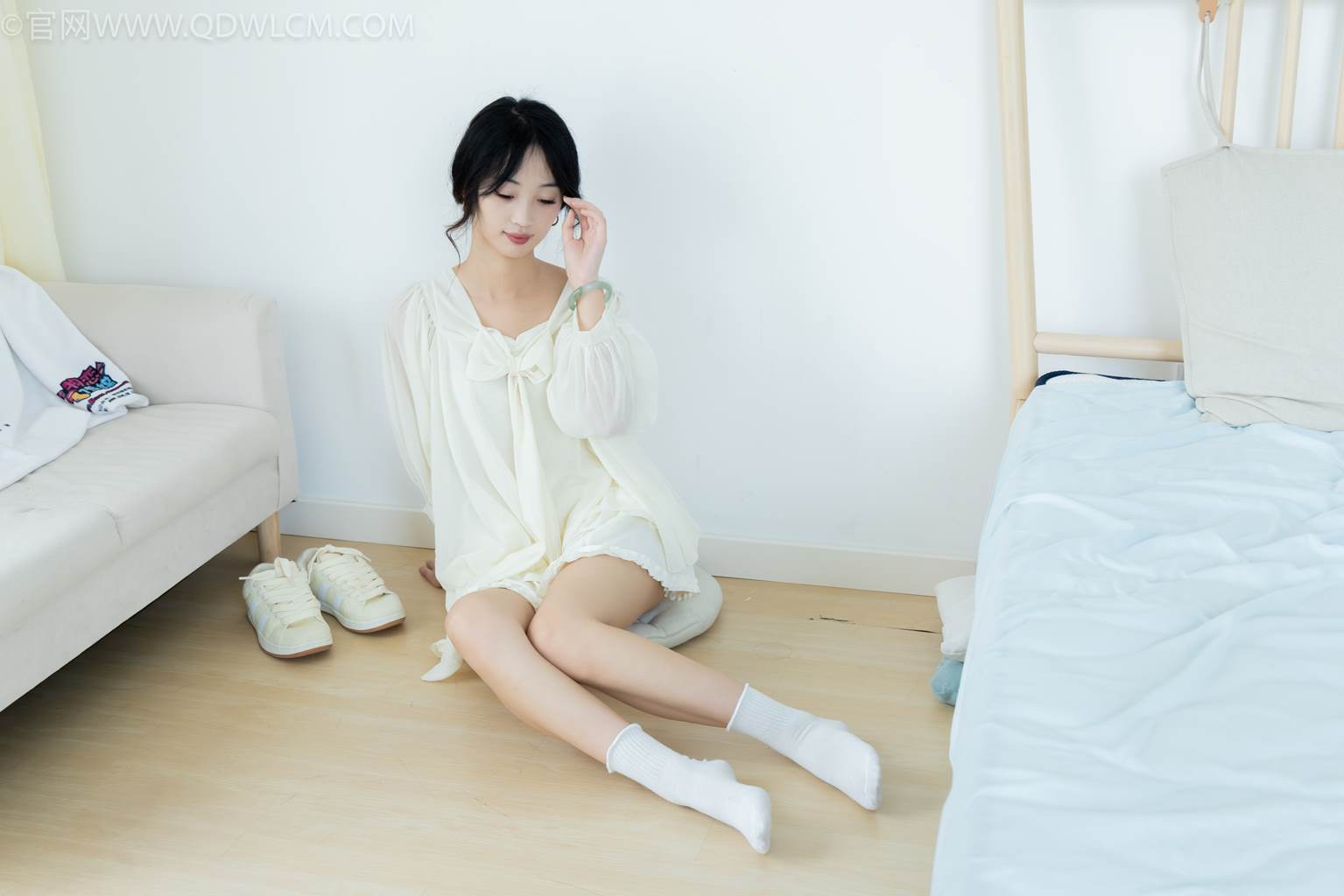 图片[59]-物恋传媒 NO.2489 南南-板鞋、白棉袜、裸足[150P] – 速更版-美库